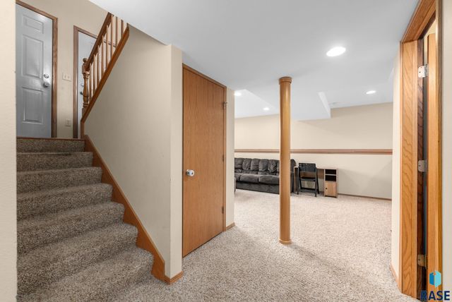 7909 W 48th St Street, Sioux Falls, SD 57106