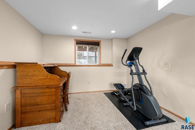 7909 W 48th St Street, Sioux Falls, SD 57106