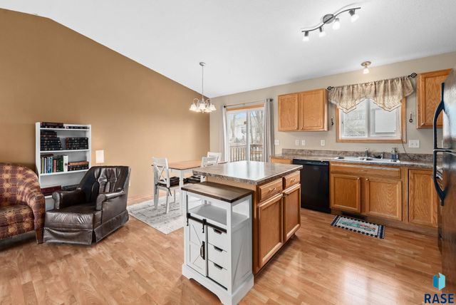 7909 W 48th St Street, Sioux Falls, SD 57106