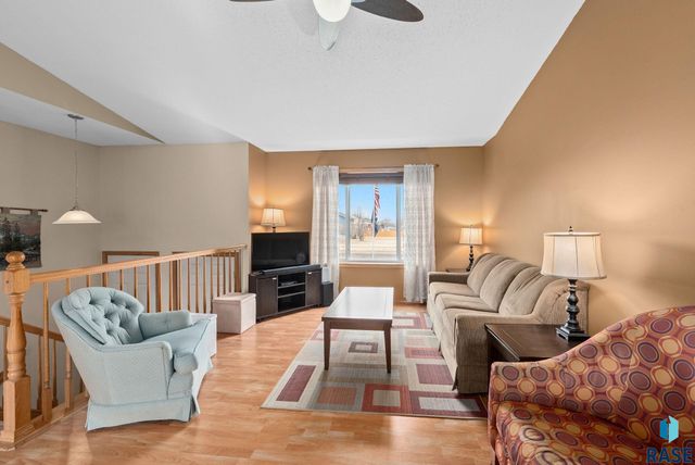 7909 W 48th St Street, Sioux Falls, SD 57106