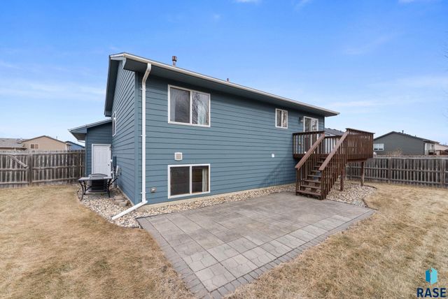 7909 W 48th St Street, Sioux Falls, SD 57106