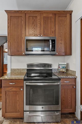 2025 B Street, Lincoln, NE 68502