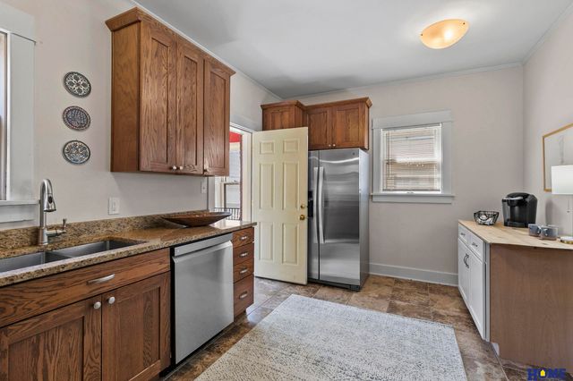 2025 B Street, Lincoln, NE 68502