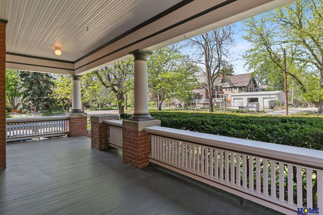 2025 B Street, Lincoln, NE 68502