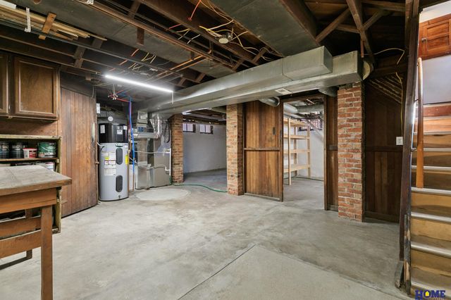 2025 B Street, Lincoln, NE 68502