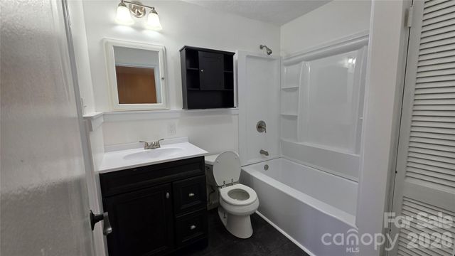 1627 Greenville Highway, Hendersonville, NC 28792