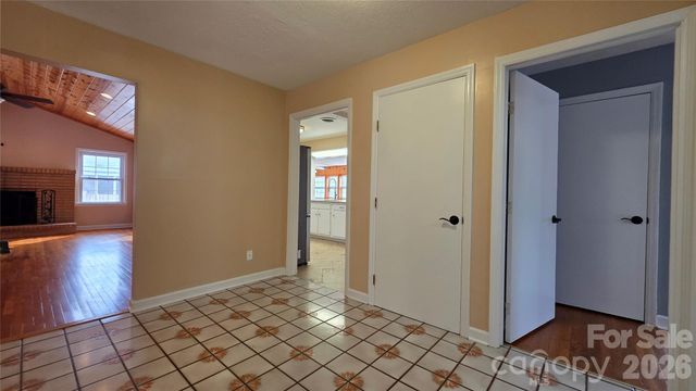 1627 Greenville Highway, Hendersonville, NC 28792