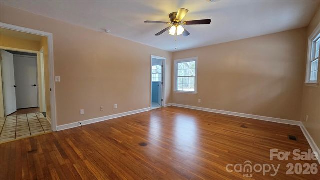 1627 Greenville Highway, Hendersonville, NC 28792