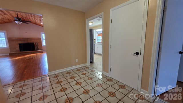 1627 Greenville Highway, Hendersonville, NC 28792