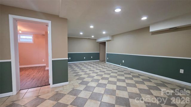 1627 Greenville Highway, Hendersonville, NC 28792