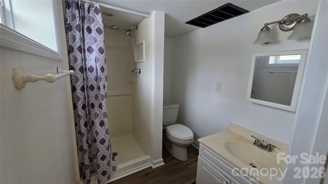 1627 Greenville Highway, Hendersonville, NC 28792