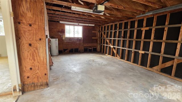 1627 Greenville Highway, Hendersonville, NC 28792