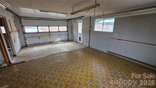 1627 Greenville Highway, Hendersonville, NC 28792