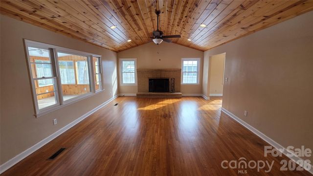 1627 Greenville Highway, Hendersonville, NC 28792