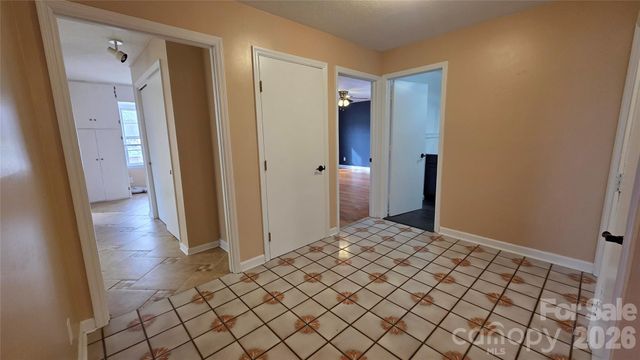 1627 Greenville Highway, Hendersonville, NC 28792