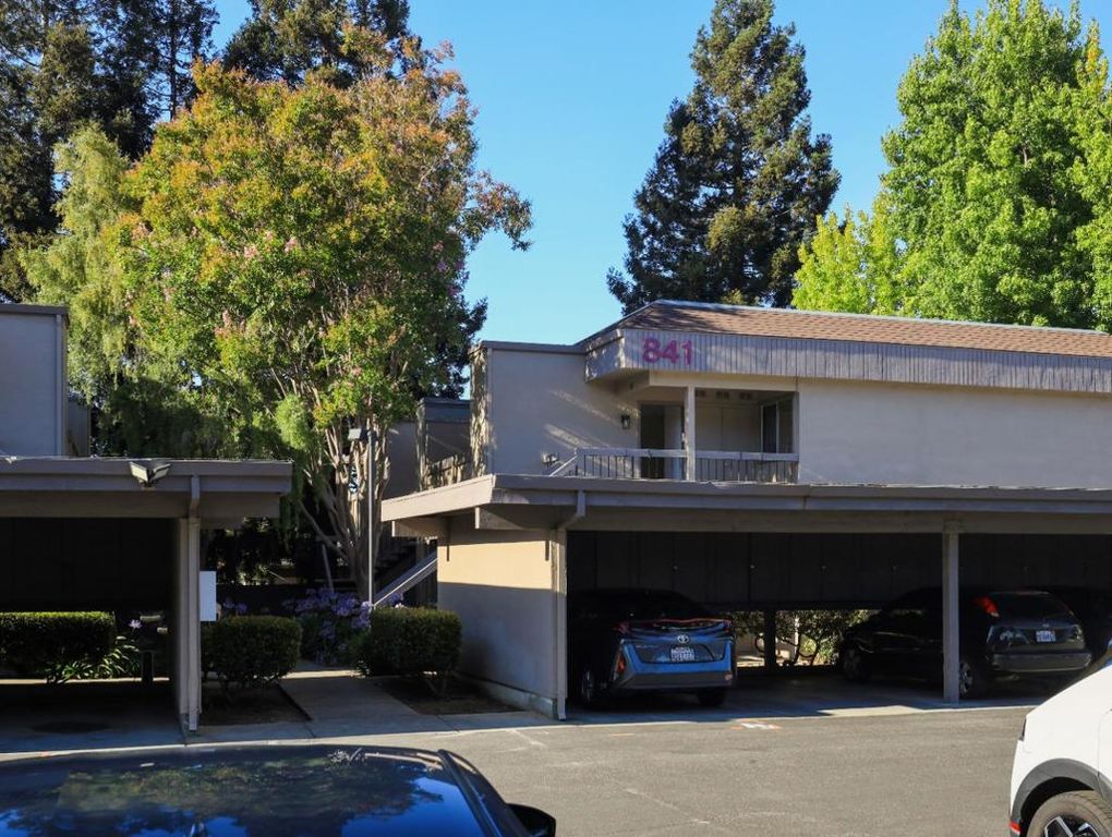 Image 14 of property listing at 841 W California Avenue D, Sunnyvale, CA 94086