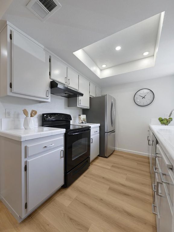Image 6 of property listing at 841 W California Avenue D, Sunnyvale, CA 94086