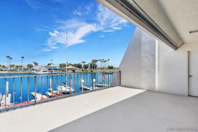38 Antigua Court, Coronado, CA 92118