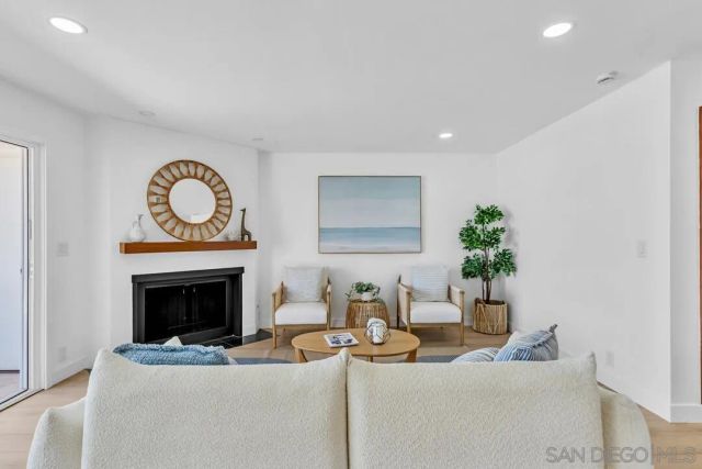 38 Antigua Court, Coronado, CA 92118