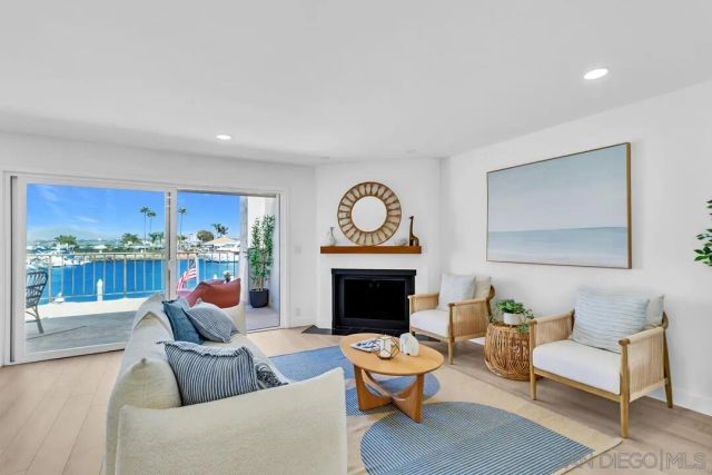 38 Antigua Court, Coronado, CA 92118
