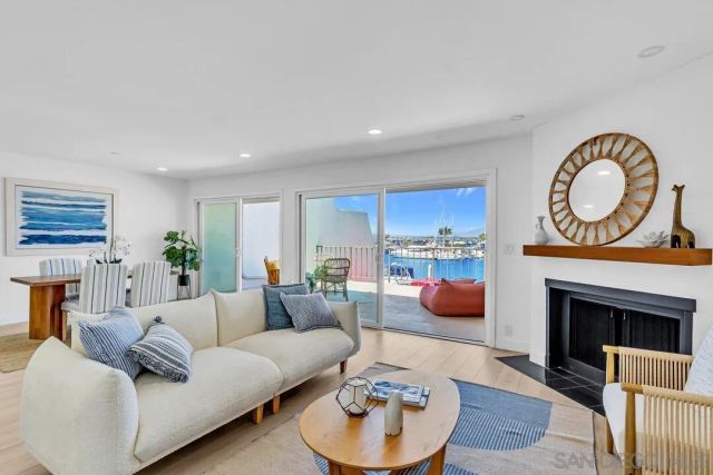 38 Antigua Court, Coronado, CA 92118