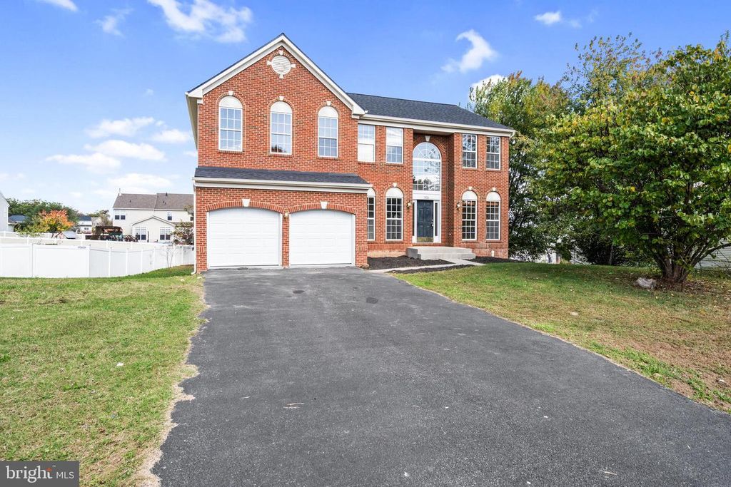 325 RUSTLING LEAF PL, Kearneysville, WV 25430
