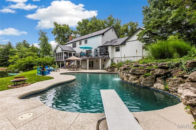 1931 Lymington Common, Chesterfield, MO 63005