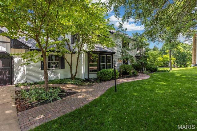 1931 Lymington Common, Chesterfield, MO 63005