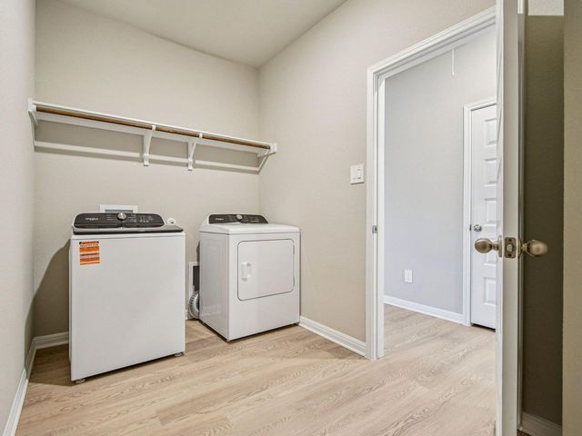 150 Coopers Hawk CRST, Cedar Creek, TX 78612