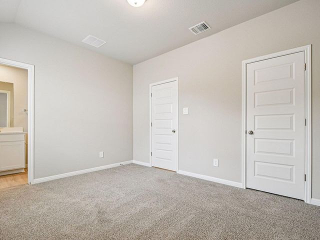 150 Coopers Hawk CRST, Cedar Creek, TX 78612