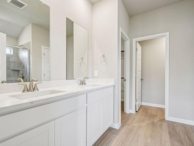 150 Coopers Hawk CRST, Cedar Creek, TX 78612