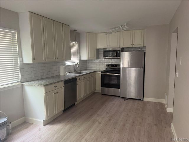 934 Harvard Road, Berkley, MI 48072