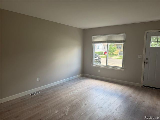 934 Harvard Road, Berkley, MI 48072
