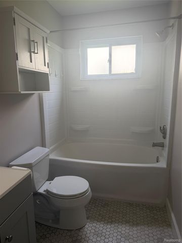 934 Harvard Road, Berkley, MI 48072
