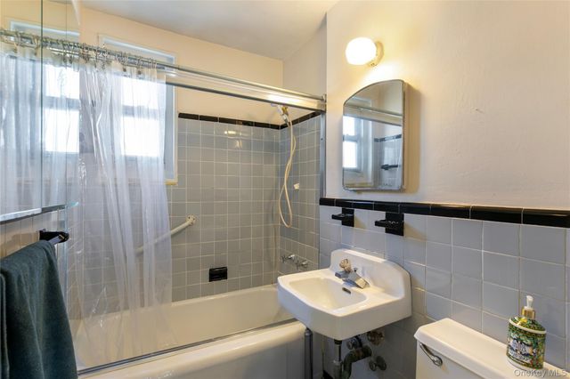 255-14 61st Ave 14, Little Neck, NY 11362