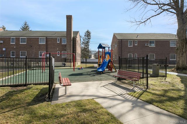 255-14 61st Ave 14, Little Neck, NY 11362