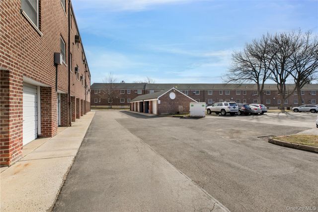 255-14 61st Ave 14, Little Neck, NY 11362