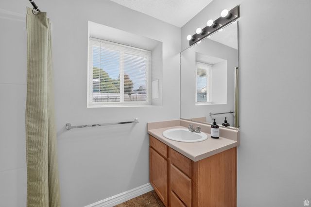 2432 W 1915 N, Clinton, UT 84015
