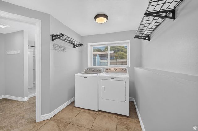 2432 W 1915 N, Clinton, UT 84015