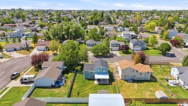 2432 W 1915 N, Clinton, UT 84015