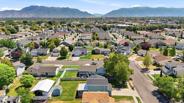 2432 W 1915 N, Clinton, UT 84015