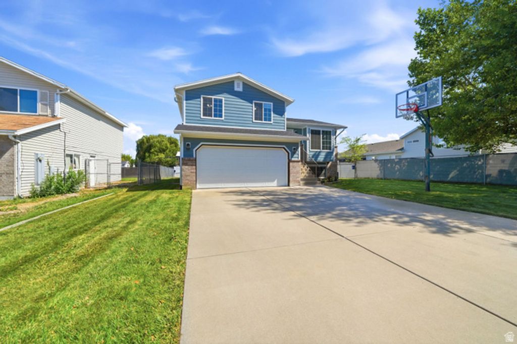2432 W 1915 N, Clinton, UT 84015