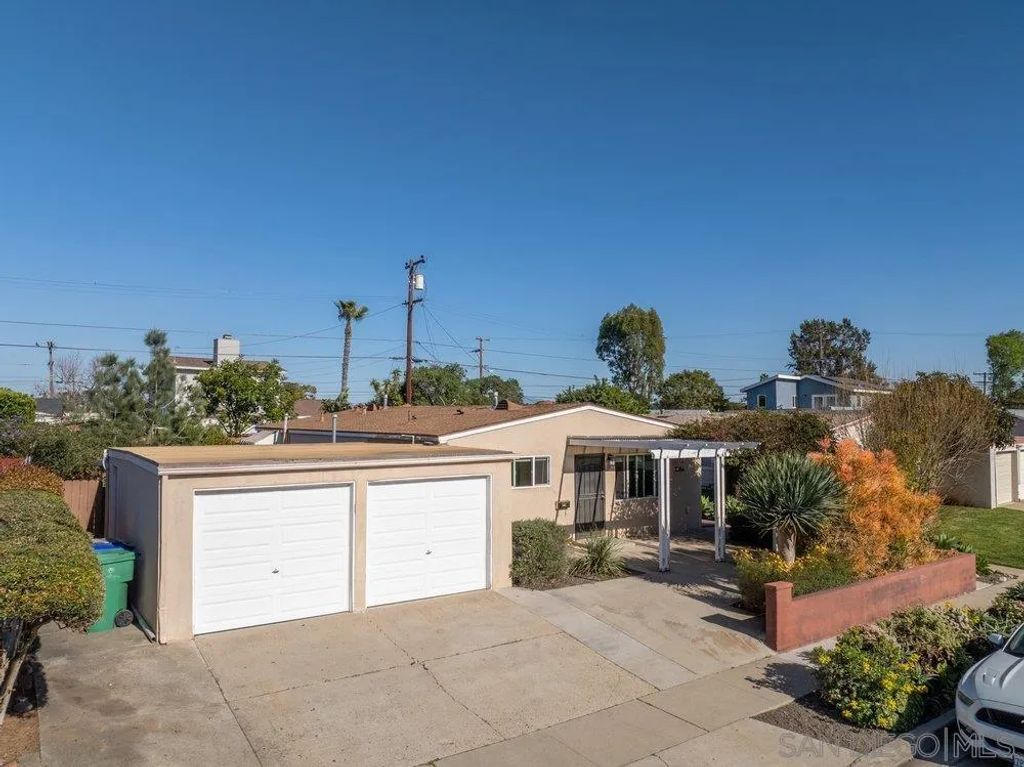 3346-48 Luna Ave., San Diego, CA 92117