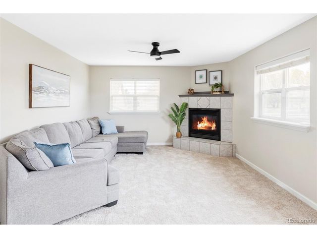 212 Mulligan Lake Dr, Mead, CO 80542