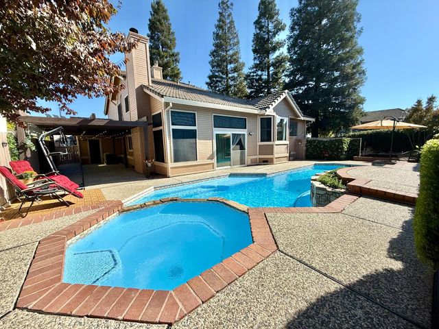 1423 Southwood Way, Roseville, CA 95747