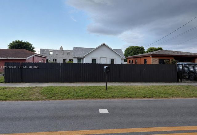 1296 NW 72nd St, Miami, FL 33147