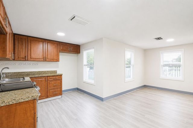 1296 NW 72nd St, Miami, FL 33147