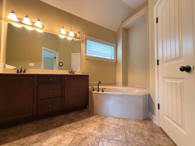 6845 LAGRANGE GROVE DR, Cordova, TN 38018