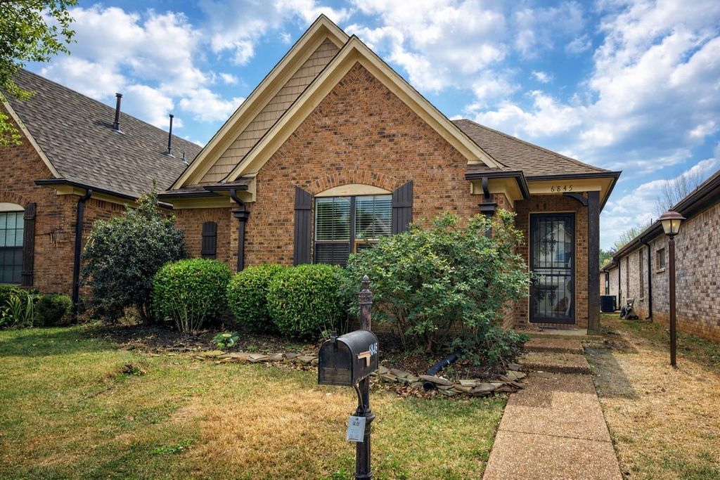 6845 LAGRANGE GROVE DR, Cordova, TN 38018