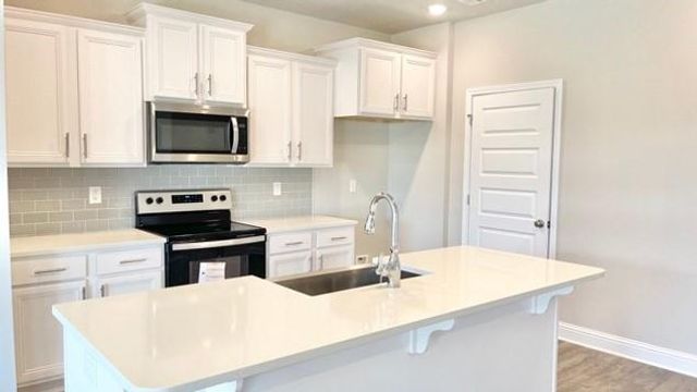 8202 Yona Trail, Saraland, AL 36571